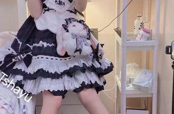 AT鲨化身狂赌之渊女王：精美图片展现独特的写真风格.txt