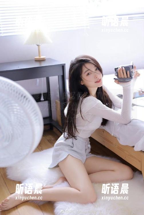 Feilin嗲囡囡 - 施忆佳KITTY的白丝最新图包，实力诠释“优雅是一种态度”！.txt