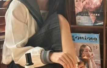 GIRLT果团网 – “透明”背后的故事，周妍希分享她的写真创作历程.txt