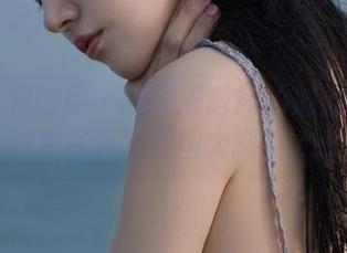 GIRLT果团网 – 探秘王语纯的魅力：她的女神写真集原图大揭秘.txt