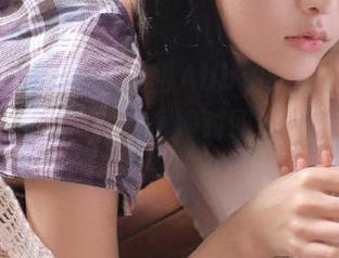 GIRLT果团网 – 在甜Abby的办公室无圣光写真套图中，感受她对职场女性的真实诠释.txt