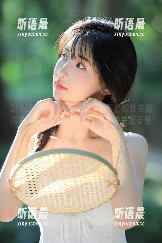 GIRLT果团网 - 在线观看裴希西的连衣裙图集，每一件都是爱的表达，快来感受吧！.txt