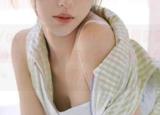HuaYang花漾 – 定制Emily顾奈奈酱连衣裙的梦幻图片，带您走进她的时尚摄影世界.txt