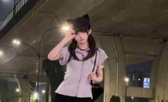 HuaYang花漾 – “可乐Vicky学妹”写真美图集合，记录下她每一个动人瞬间.txt