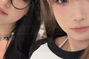 HuaYang花漾 – 定制图集来袭：看看张思允Nice在浴缸里的那些不可思议瞬间！.txt