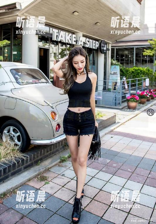 HuaYang花漾 - 最新写真集：玥儿玥er穿水手服的原图，展现个性与魅力！.txt