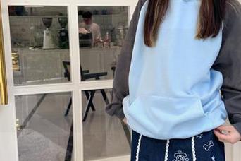 HuaYang花漾 – 不可错过！最新筱慧短裤图集，展现她独特魅力与时尚风格！.txt