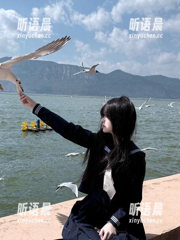 IMiss爱蜜社-若彤boomboom IMiss爱蜜社 - 连体衣带来的时尚碰撞:若彤boomboom独特视角的8张原图与图片解读.txt