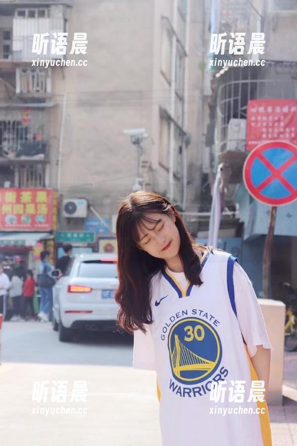 ISHOW爱秀-王若伊Zoe ISHOW爱秀 - 王若伊Zoe教室私拍图包:文艺复兴般的校园风情,与青春的追忆交织.txt