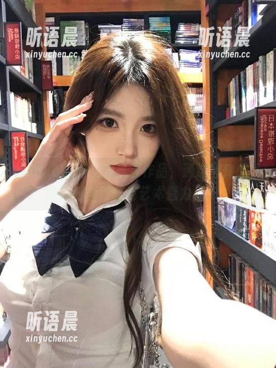 KuukoW KuukoW博主的皮衣作品,通过图库感受她的时尚觉悟与艺术魅力!.txt