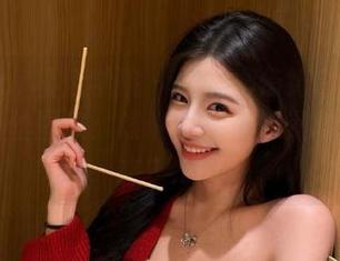 MFStar模范学院 – 精选柳侑绮Sevenbaby黑丝图集：谁说黑丝只能是单调的存在？.txt
