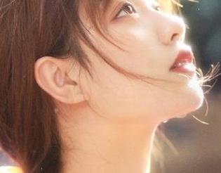 MSLASS梦丝女神 – 体验张灵儿的自拍魅力，这些免费照片让你爱不释手！.txt