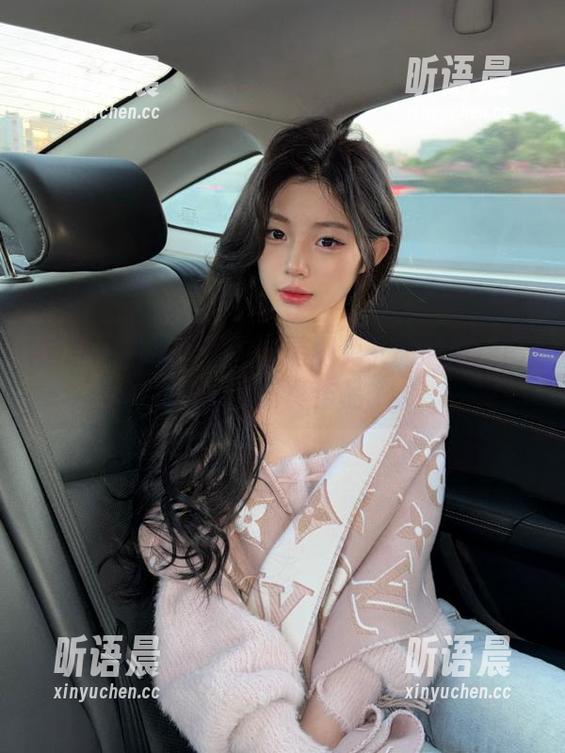 喵糖映画独家发布：星野兔女郎的甜美图包与精彩写真作品.txt