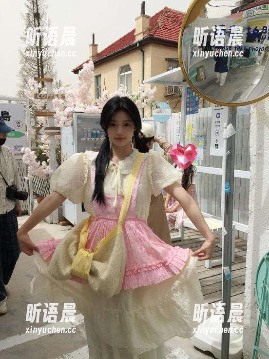 MiiTao蜜桃社 - 李颖诗与校园的故事：写真图册展现青春的无限可能与幻想.txt
