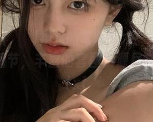 Mimmi(밈미)裸足的写真艺术：探寻她的每一个细节，丰富的套图资源尽在其中！.txt