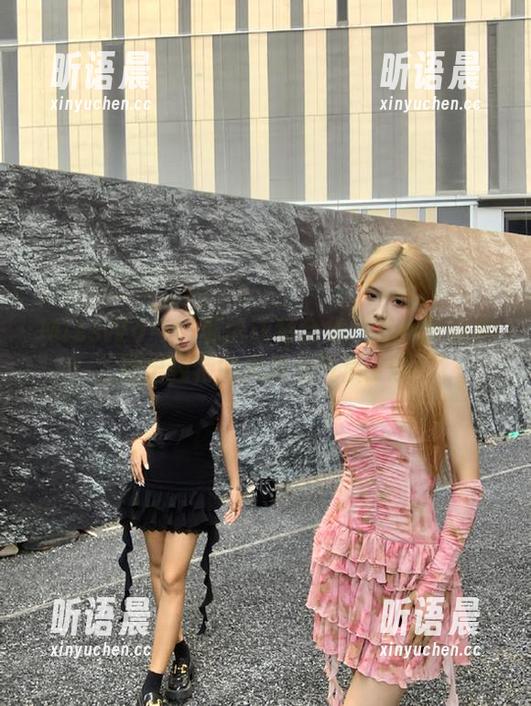 MissWarmJ私房泳装合集：每一张都展现出独特的风格与气质.txt