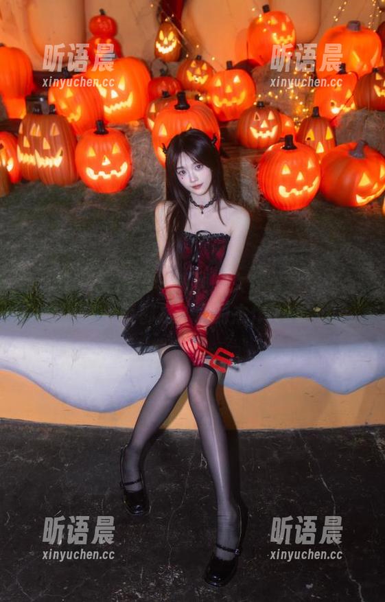 MyGirl美媛馆 - 胡润曦女仆写真图库：每一帧都是艺术的杰作.txt