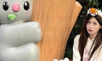 PDL潘多拉 – 陈雅漫的私拍图包，女友风范演绎可爱与性感的完美结合.txt