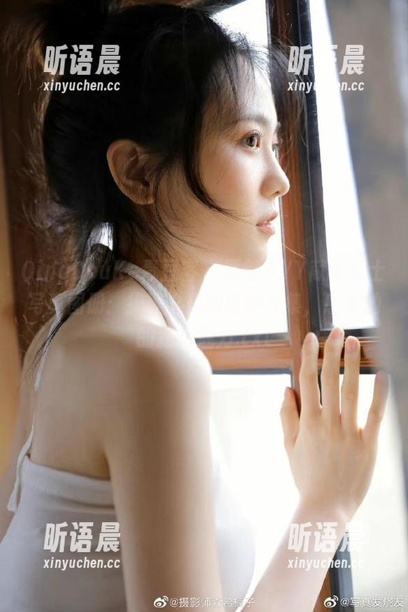 QingDouKe青豆客-颖莹儿YY QingDouKe青豆客 - 颖莹儿YY献上护士写真图册:护理之美的绝妙合集,感受她的独特魅力.txt