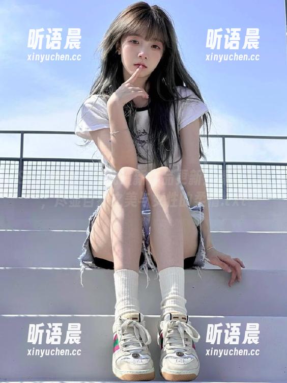 SSA丝社 - 可儿最新作品更新：裸足写真，尽显自然之美与女性的柔情.txt