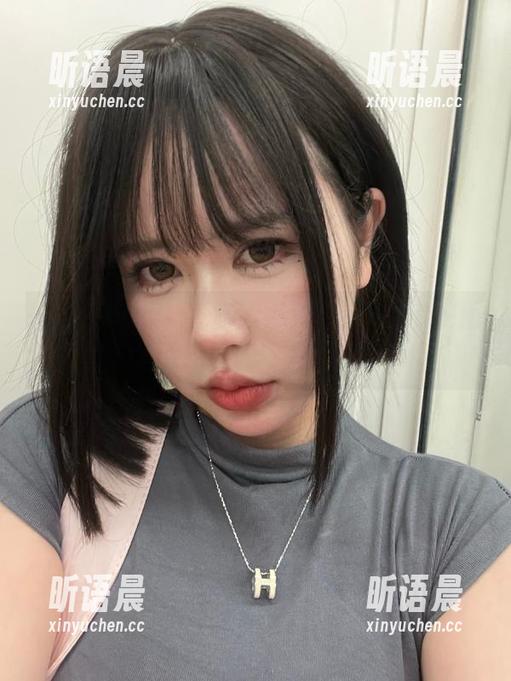 揭开Tina很妖孽呀短裤私拍图集的神秘面纱，看看她如何玩转风情！.txt