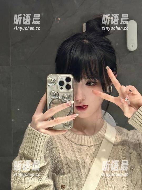 TouTiao头条女神 - 新款刘瑾希美腿写真合集更新，超乎想象的视觉盛宴来袭！.txt