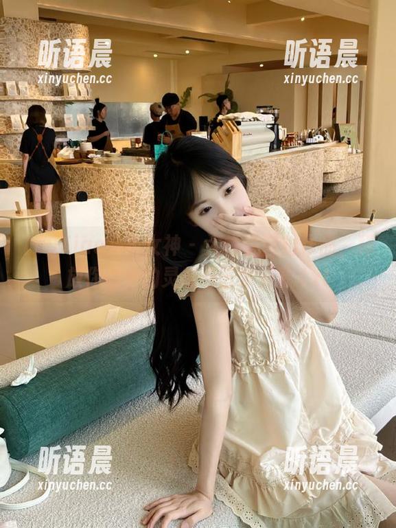 TouTiao头条女神 - 大悦悦自拍作品，释放你心中的灵感与艺术资源.txt