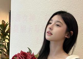 TouTiao头条女神 – 封存美好瞬间：易阳奉上身边的莫妮卡写真集，让你心动不已.txt