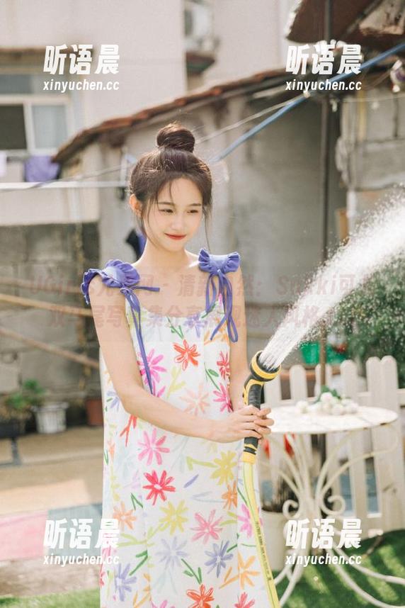 UGirls尤果网 - 清新自然：Sukki可儿双马尾写真集分享展现迷人风格.txt