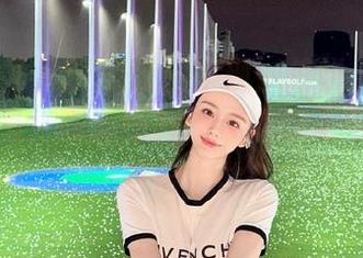 UGirls尤果网 – 特别呈现：信悦儿私拍比基尼作品，高清图片展现她的无限魅力与自信.txt