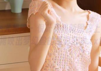 UGirls尤果网 – 倪叶腾最新图包上线：红裙映出梦幻般的摄影艺术.txt