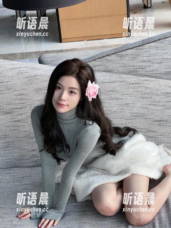 UGirls尤果网 - 张栩菲礼服写真大放异彩，在线美图展示无尽魅力！.txt
