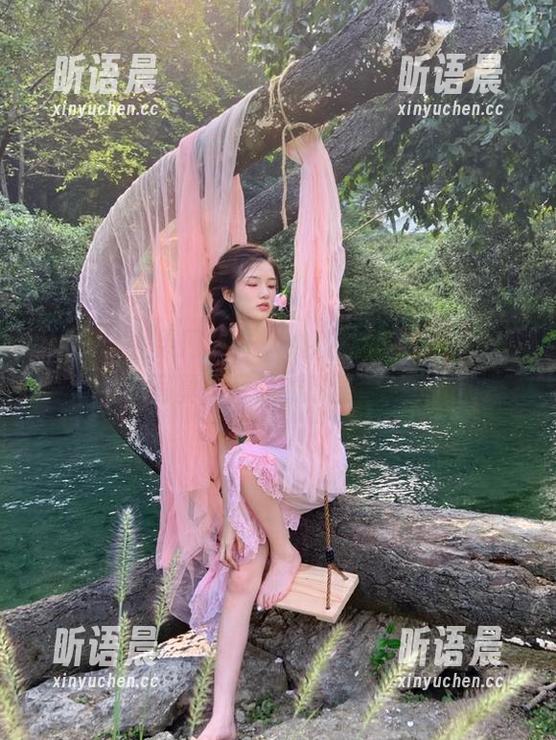 UGirls尤果网-王瑞儿 UGirls尤果网 - 让人心动的美图,王瑞儿奶牛写真作品里的田园风光.txt