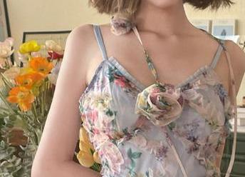 UGirls尤果网 – 芊小童体操服图包：毫无少女感的自我调侃写真，快来围观.txt
