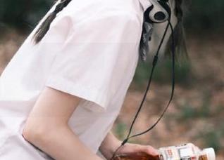 UGirls尤果网 – 颜美汐JK写真高清分享，探索她与青春之间的美妙邂逅.txt