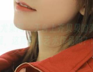 UGirls尤果网 – 天台上齐贝贝的美图让人怀疑，这真的是艺术作品吗？.txt
