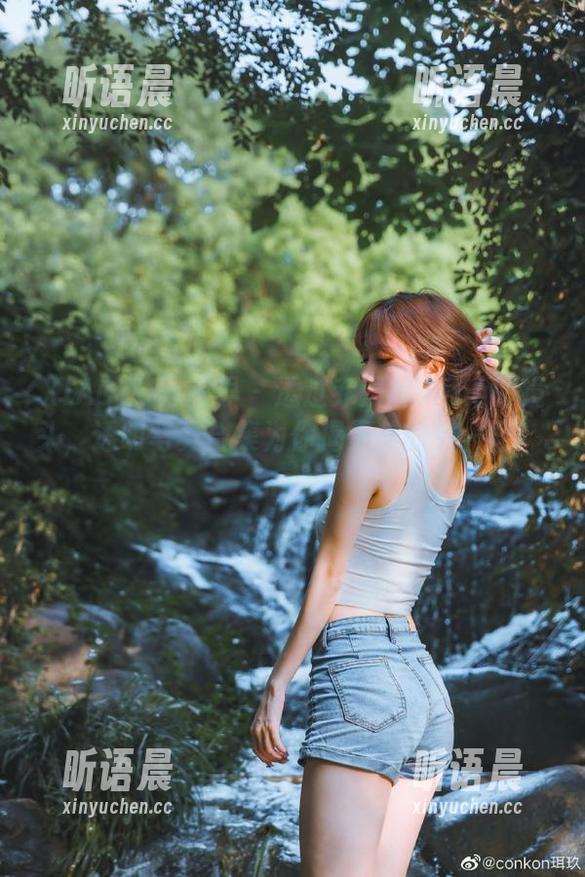 XIAOYU语画界 - 透过乔漫妮mina的镜头，透明写真合集为你揭示美的另一面！.txt
