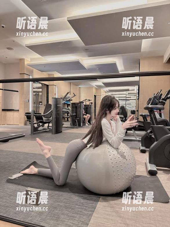 XIAOYU语画界-杨紫嫣 XIAOYU语画界 - 不一样的都市风格,杨紫嫣发掘修长美腿的套图分享,快来围观!.txt