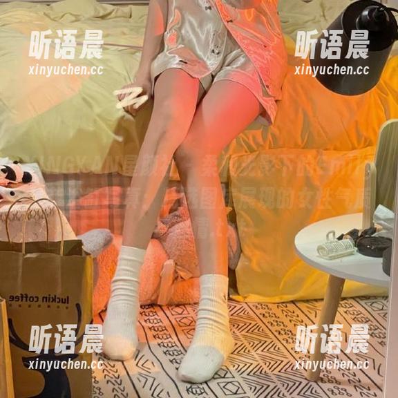 XINGYAN星颜社 - 柔和光影下的Emily尹菲浴缸写真：精选图库展现的女性气质与温情.txt