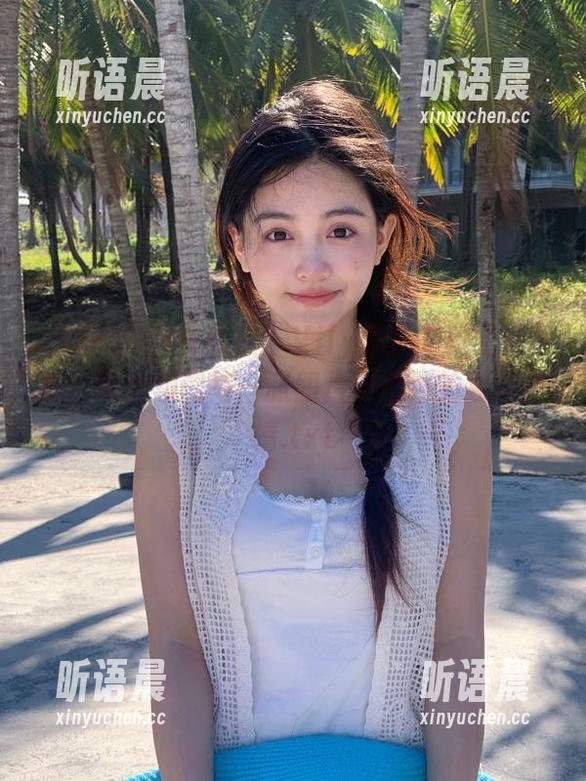 XINGYAN星颜社-Vily豆豆 XINGYAN星颜社 - Vily豆豆的职业装写真,带你领略每一张图片与原图的独特风情.txt
