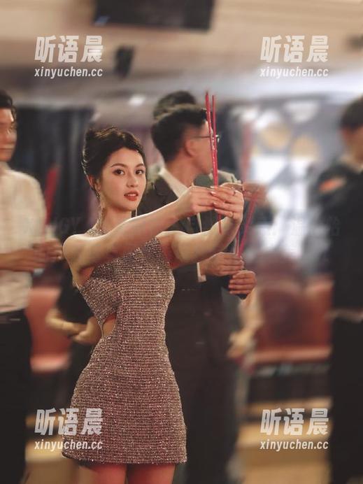 XINGYAN星颜社-温心怡 XINGYAN星颜社 - 自然与灵感:温心怡的户外写真图册展现独特视觉之美.txt
