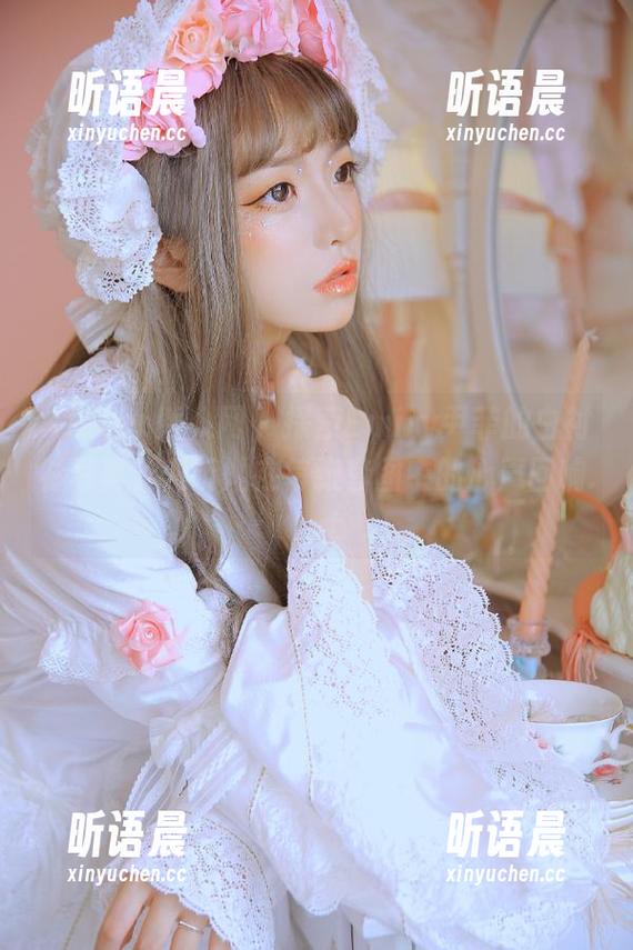 Xiuren秀人网-Emily尹菲 Xiuren秀人网 - 探索Emily尹菲的白衬衫写真,倾听她在每张套图中的心声回响.txt