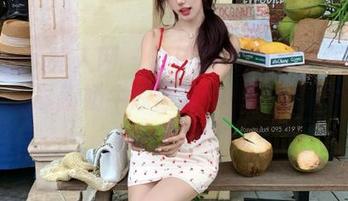 Xiuren秀人网 – 麦田里奔跑的少女！MARA酱最新奶牛原图带你体验自然的灵动感！.txt