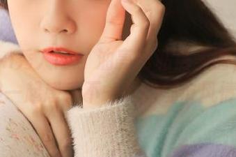 Xiuren秀人网 – 油亮的私房美图，跟Niki可雅一起感受不一样的都市风情！.txt