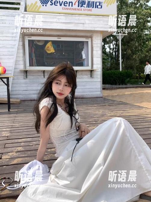 Xiuren秀人网 - Zoe柚柚的私拍特色：皮衣套图完美诠释什么叫“时尚与性感并存”！.txt