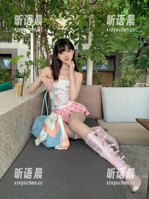 Xiuren秀人网-唐安琪 Xiuren秀人网 - 梦幻白裙下的唐安琪:独特风格套图,带你体验不一样的视觉盛宴.txt