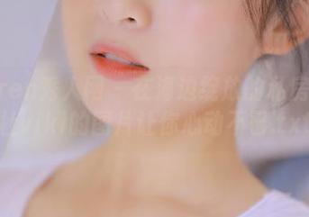 Xiuren秀人网 – 在海边绽放的私房美：杜viki的图片让你心动不已.txt