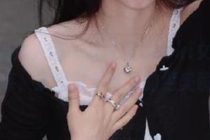 Xiuren秀人网 – 林文文yooki女孩写真精选图库，展现青春活力的绝美瞬间.txt