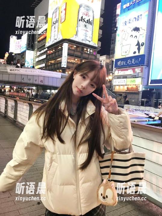 Xiuren秀人网 - 许诺Sabrina办公室精美图集更新，传递职场中的魅惑与个性.txt