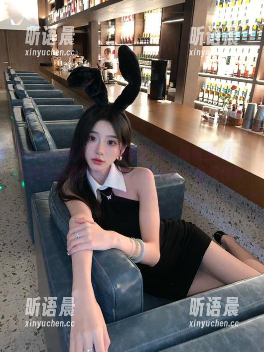 Xiuren秀人网-陈雅漫VICKY Xiuren秀人网 - 原图聚焦:陈雅漫VICKY教室写真作品图集,感受每一份经典与创新.txt